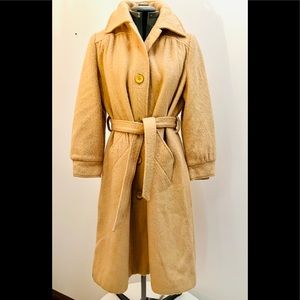 Vintage Camel Tan Woolen coat size medium 8